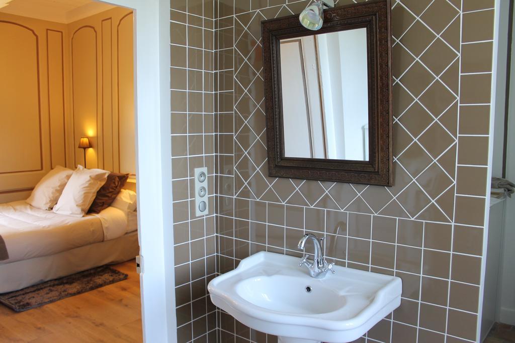 Manoir De La Guerie Bed & Breakfast Ablon Стая снимка